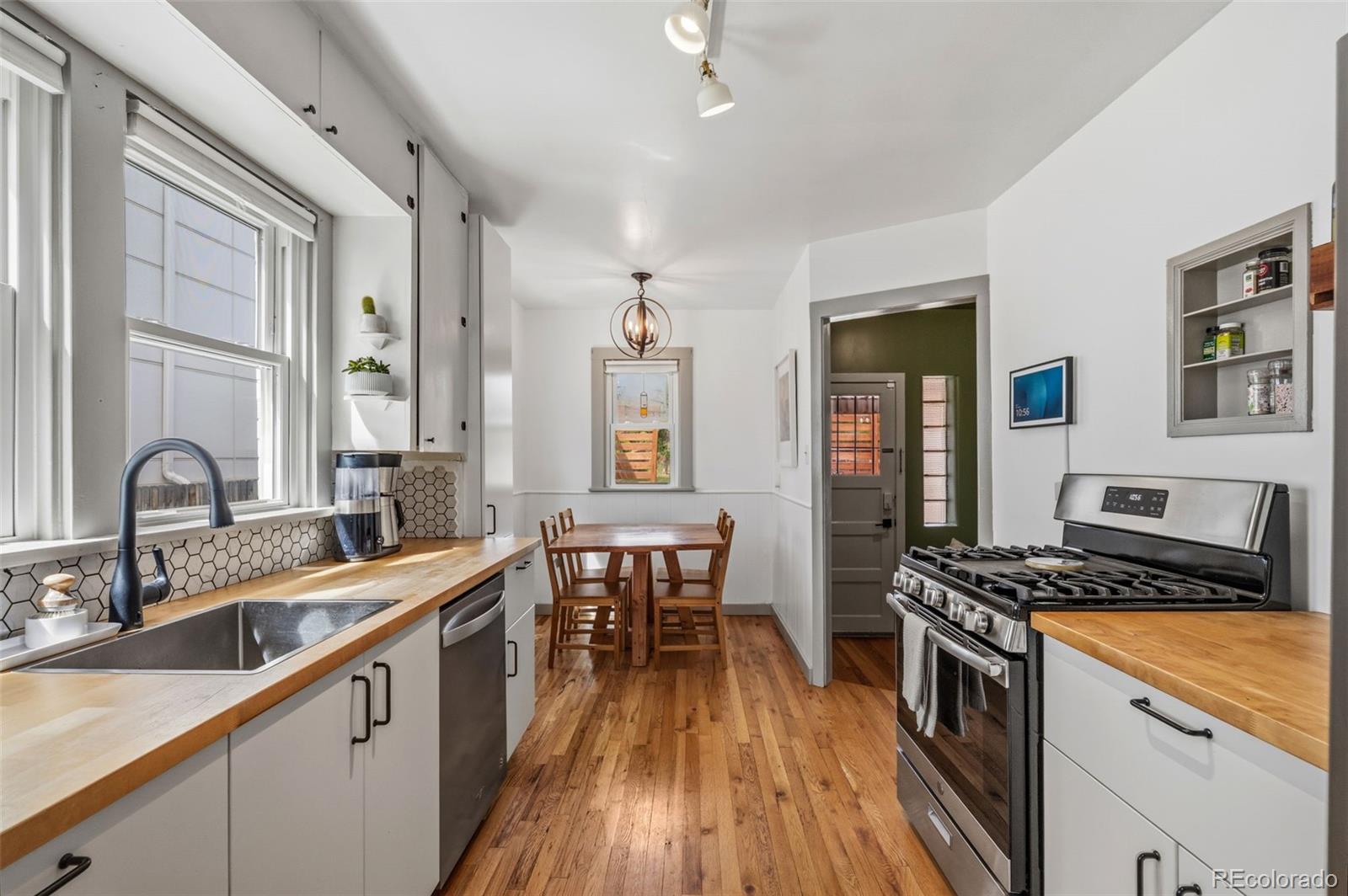 MLS Image #8 for 1095  carr street,lakewood, Colorado