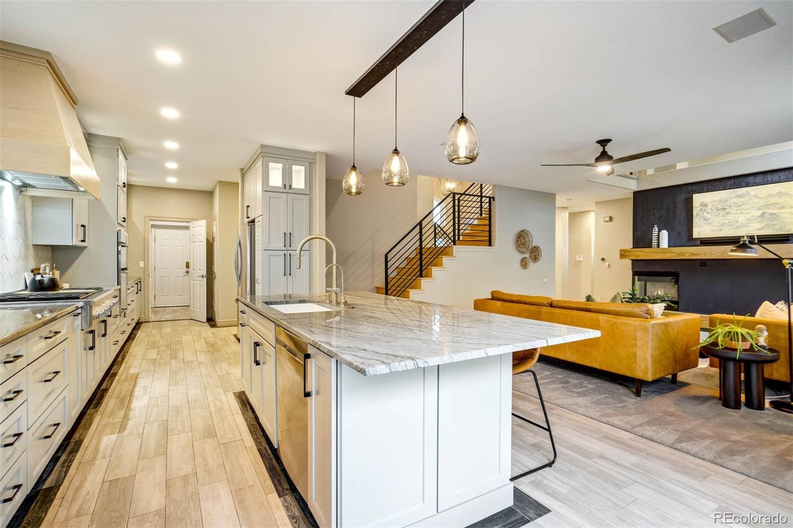 MLS Image #8 for 327  ingleton court,castle pines, Colorado