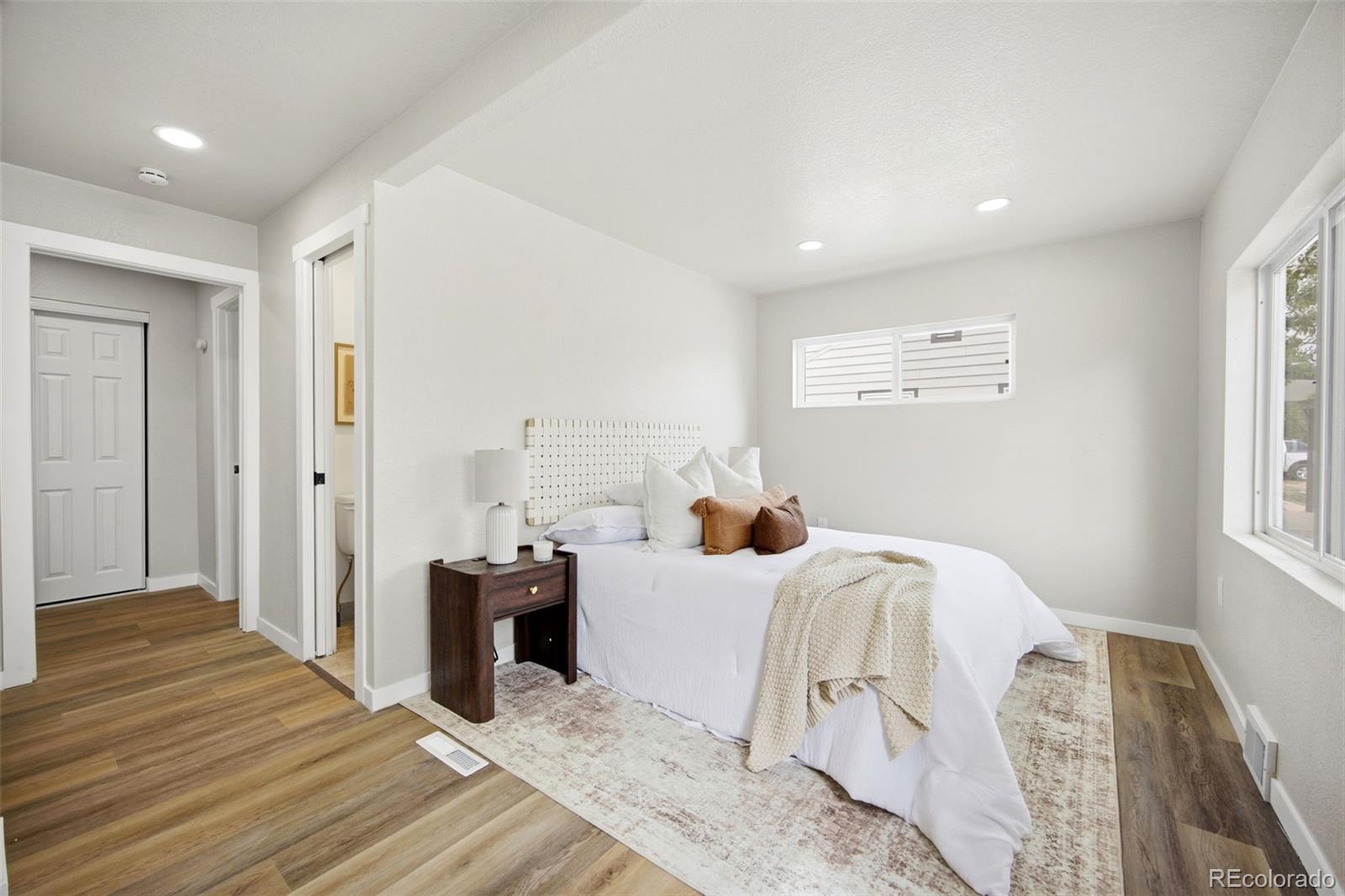 MLS Image #11 for 1995 s hazel court,denver, Colorado