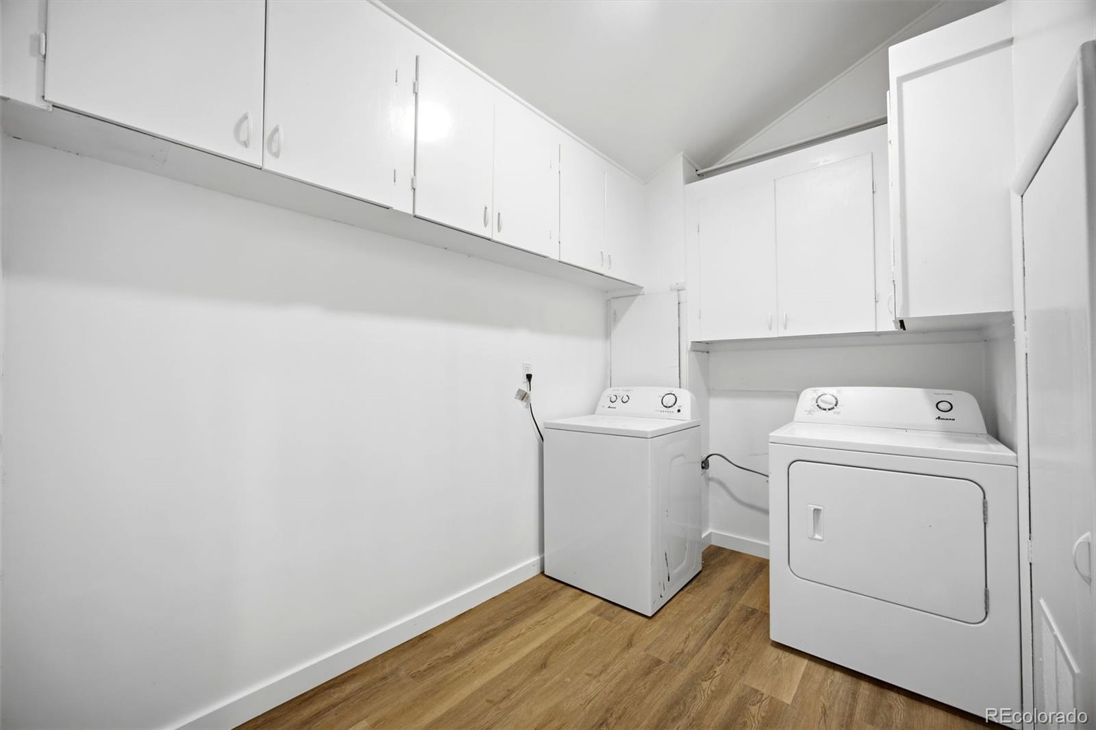 MLS Image #13 for 1995 s hazel court,denver, Colorado
