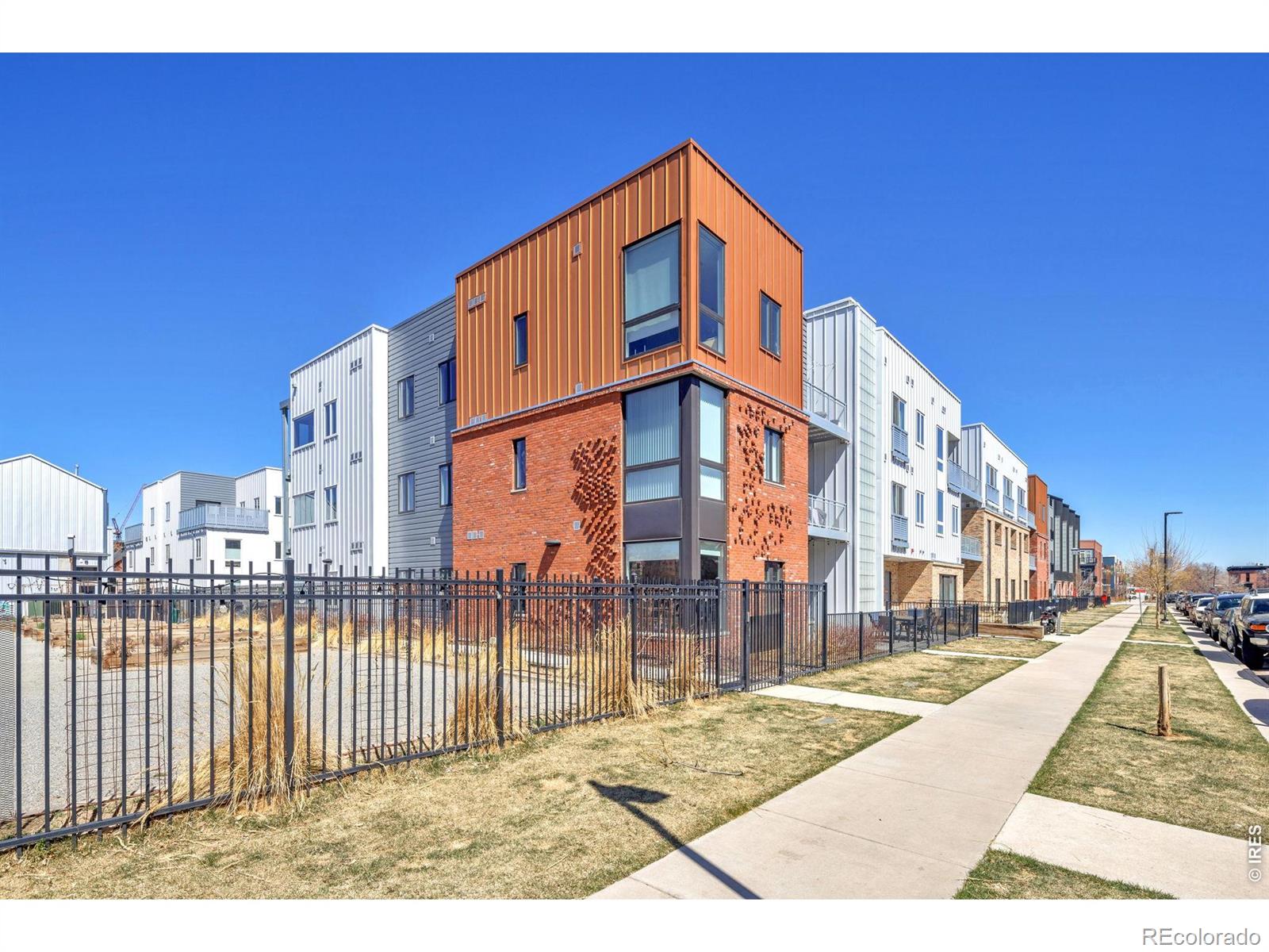 MLS Image #2 for 2525  arapahoe street,denver, Colorado