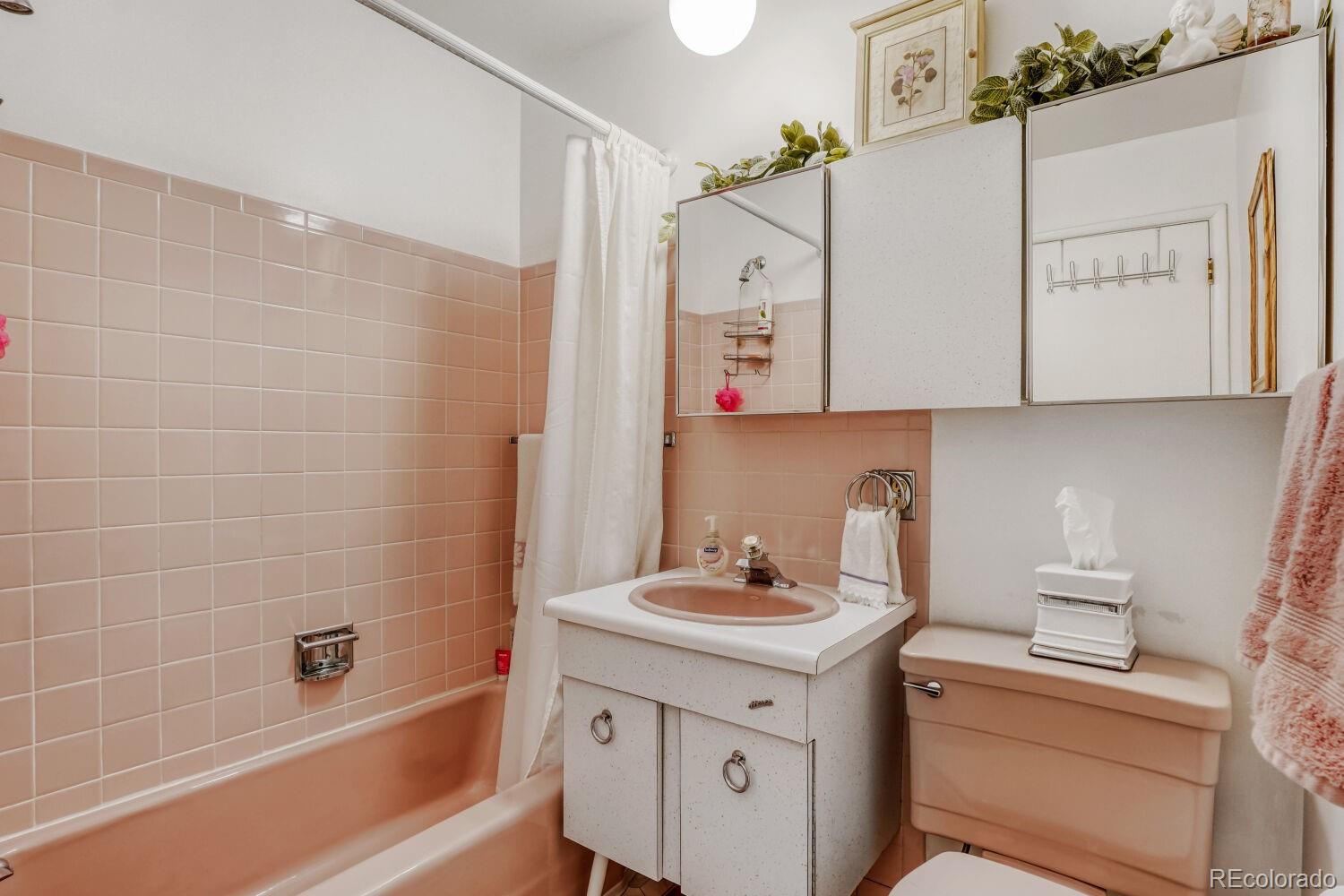 MLS Image #14 for 7934 e hampden circle,denver, Colorado
