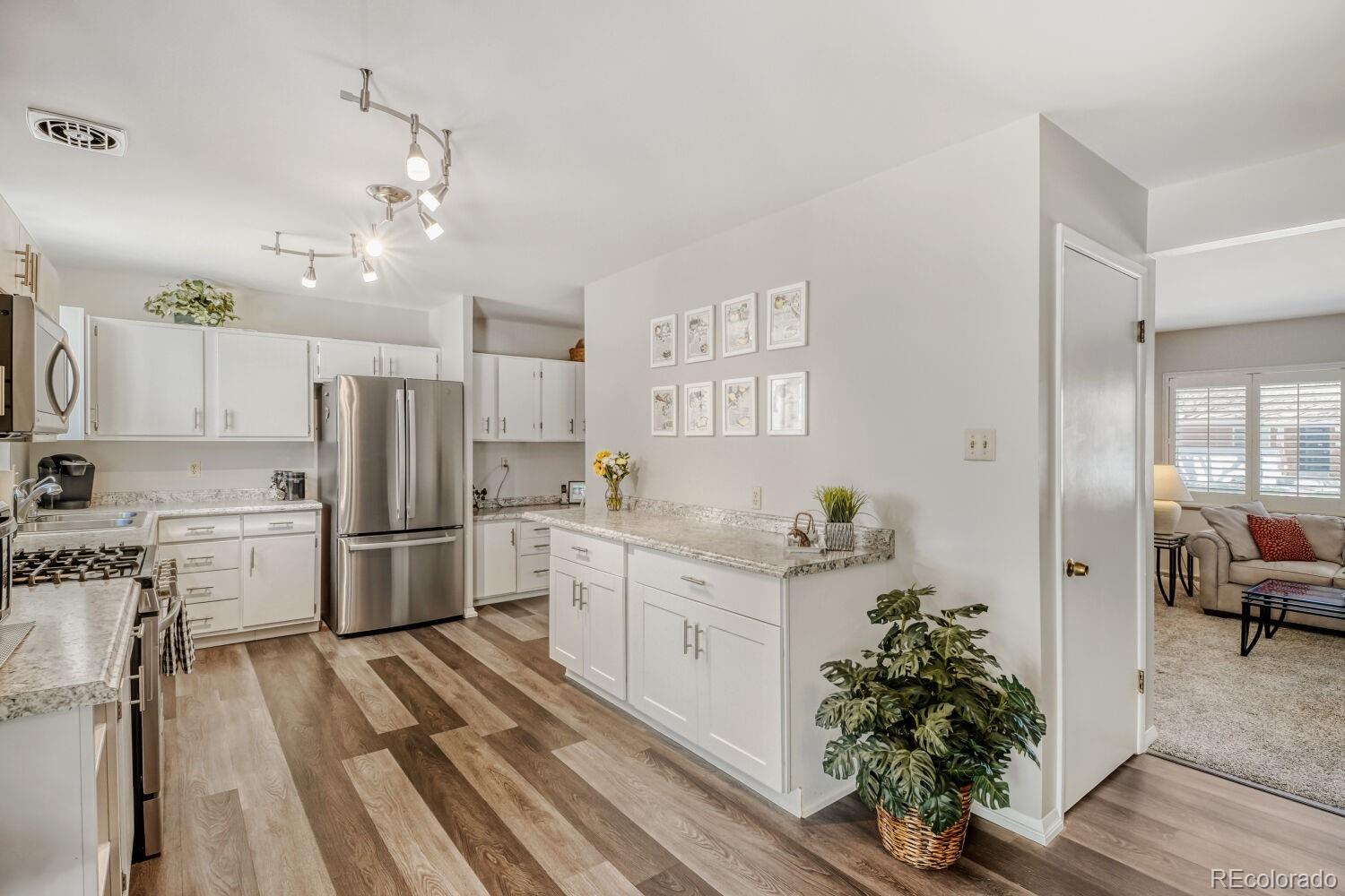 MLS Image #5 for 7934 e hampden circle,denver, Colorado