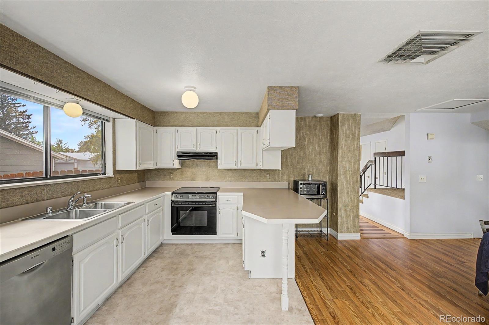 MLS Image #19 for 9309 w 76th avenue,arvada, Colorado