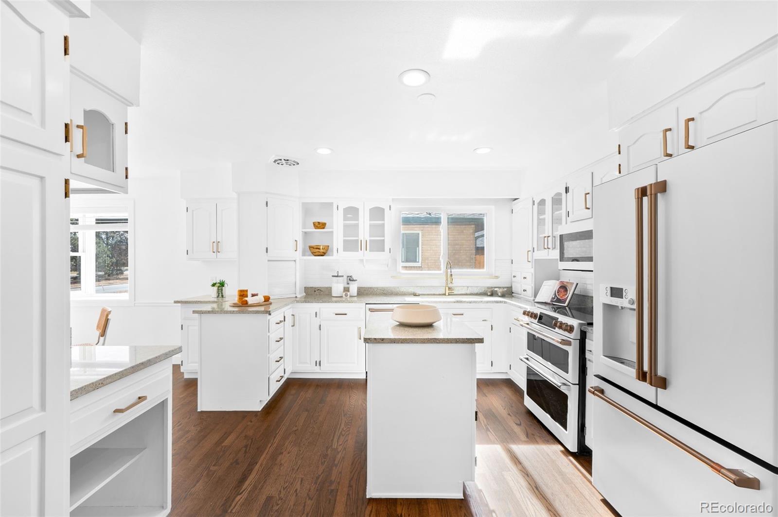 MLS Image #15 for 3035 n monaco st parkway,denver, Colorado