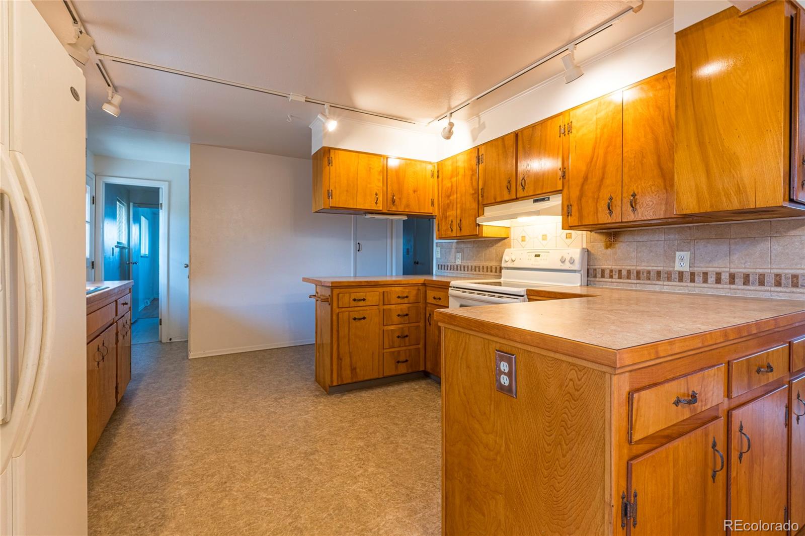 MLS Image #20 for 1495 w 10th avenue,broomfield, Colorado