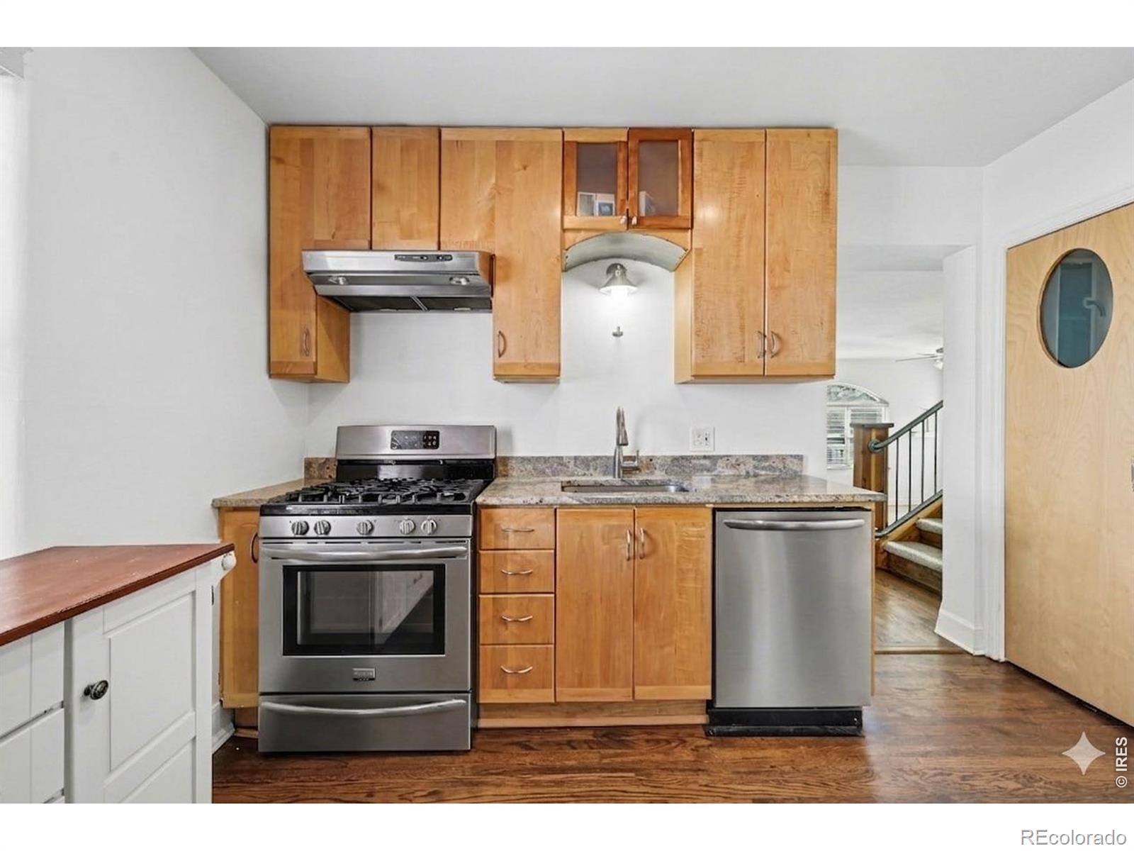 MLS Image #5 for 1058  jasmine street,denver, Colorado