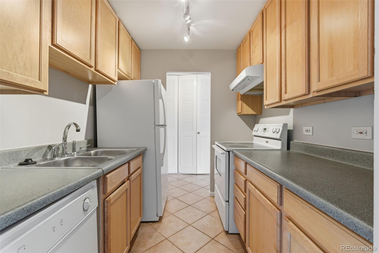 MLS Image #2 for 955  eudora street,denver, Colorado