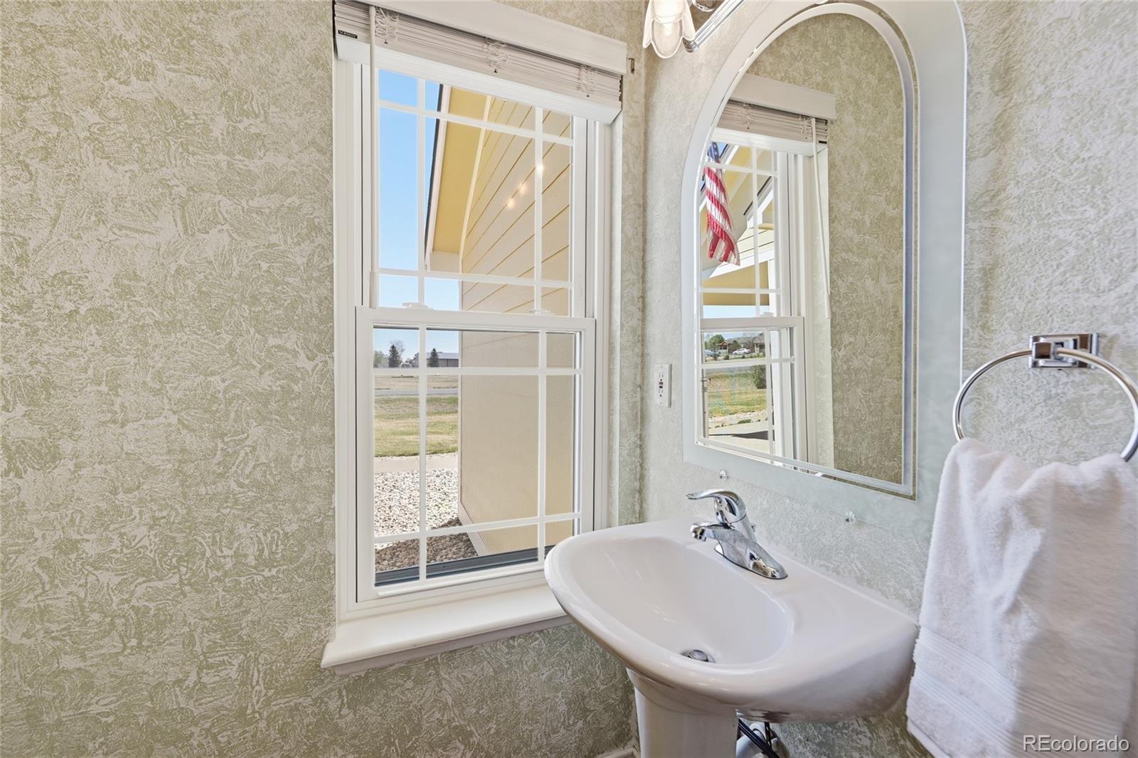 MLS Image #14 for 4031  burton street,strasburg, Colorado