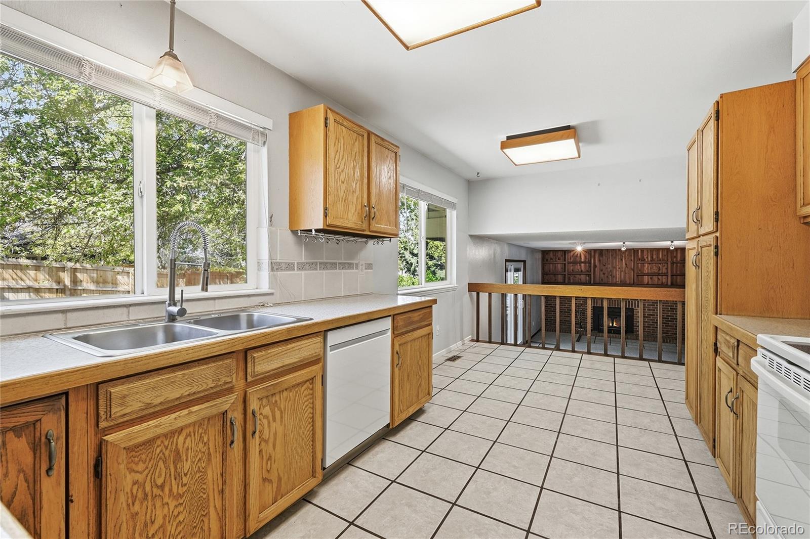 MLS Image #8 for 7711 s rosemary way,centennial, Colorado