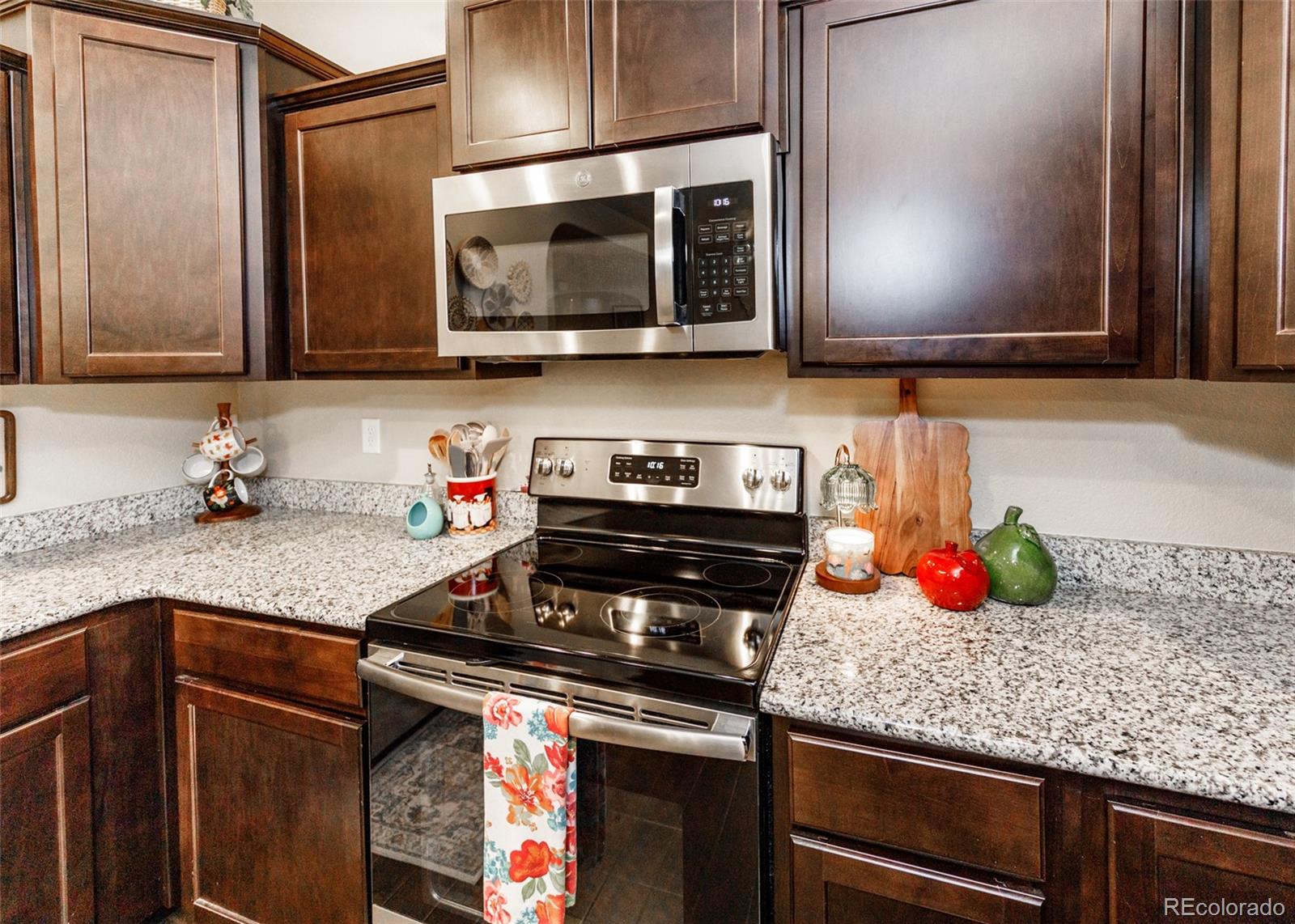 MLS Image #10 for 5640  shamrock heights,colorado springs, Colorado