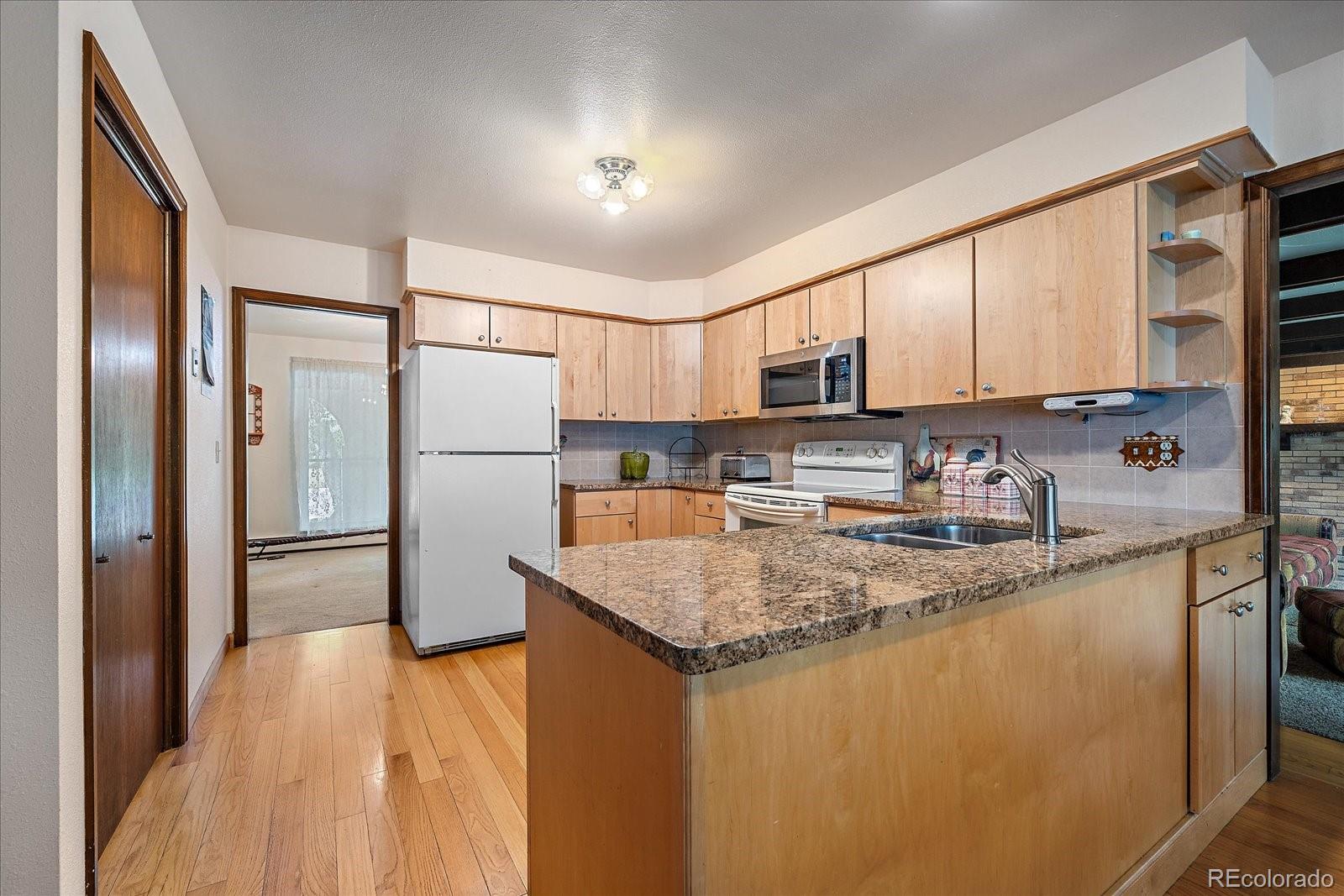 MLS Image #11 for 3121  oak street,lakewood, Colorado