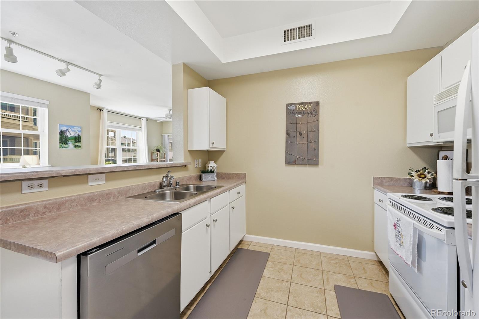 MLS Image #3 for 12858  ironstone way,parker, Colorado