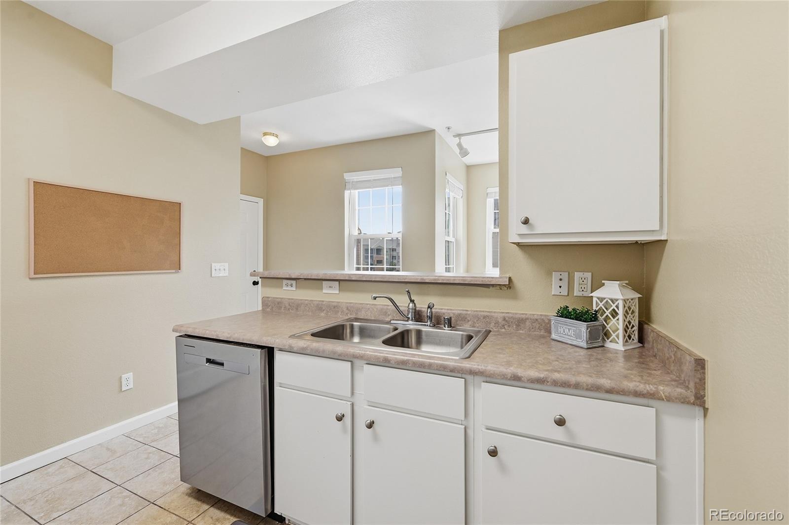 MLS Image #4 for 12858  ironstone way,parker, Colorado