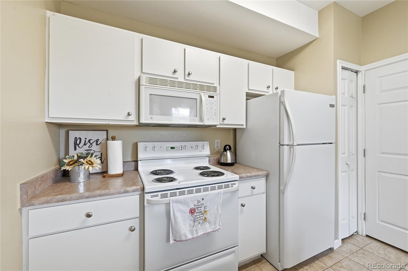 MLS Image #5 for 12858  ironstone way,parker, Colorado