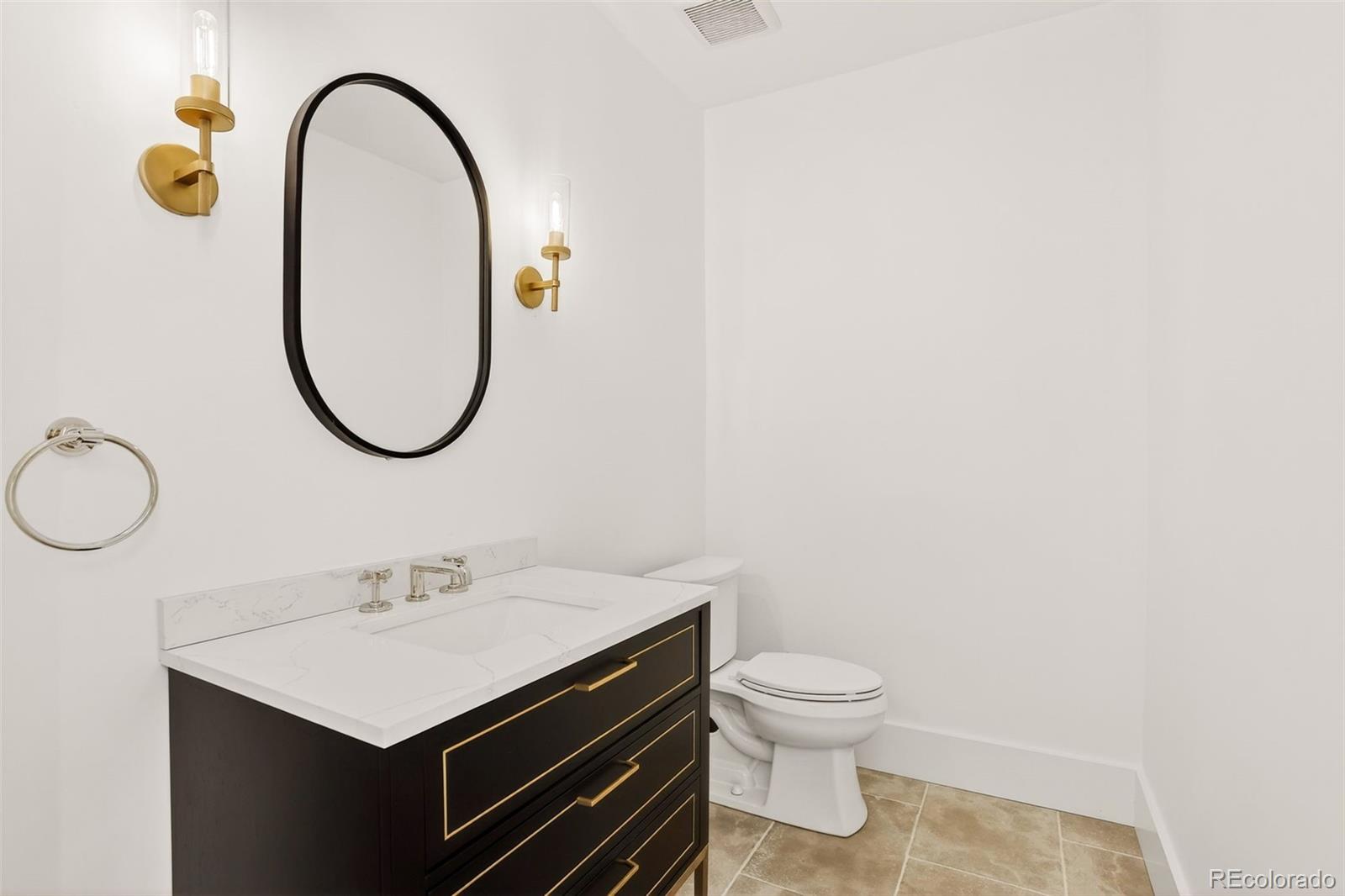 MLS Image #13 for 250  ash street,denver, Colorado