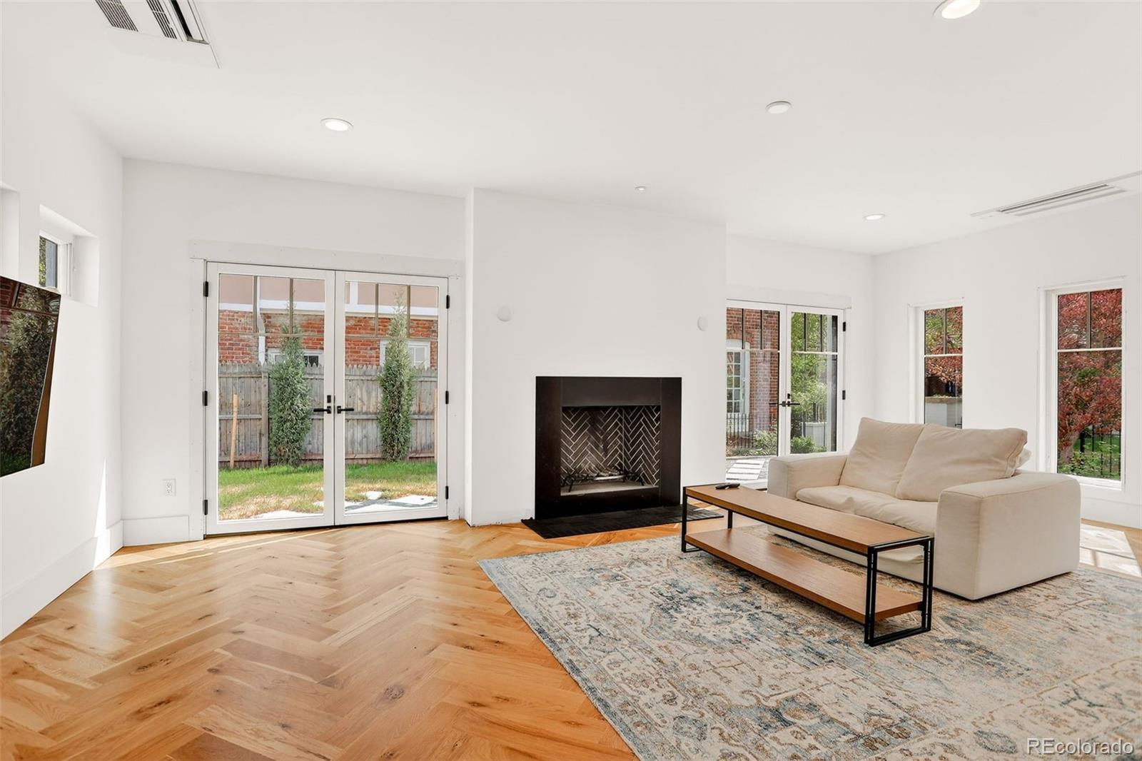 MLS Image #14 for 250  ash street,denver, Colorado