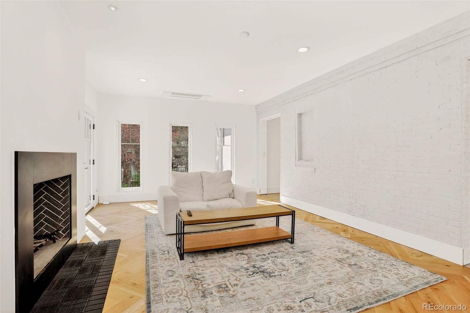 MLS Image #15 for 250  ash street,denver, Colorado