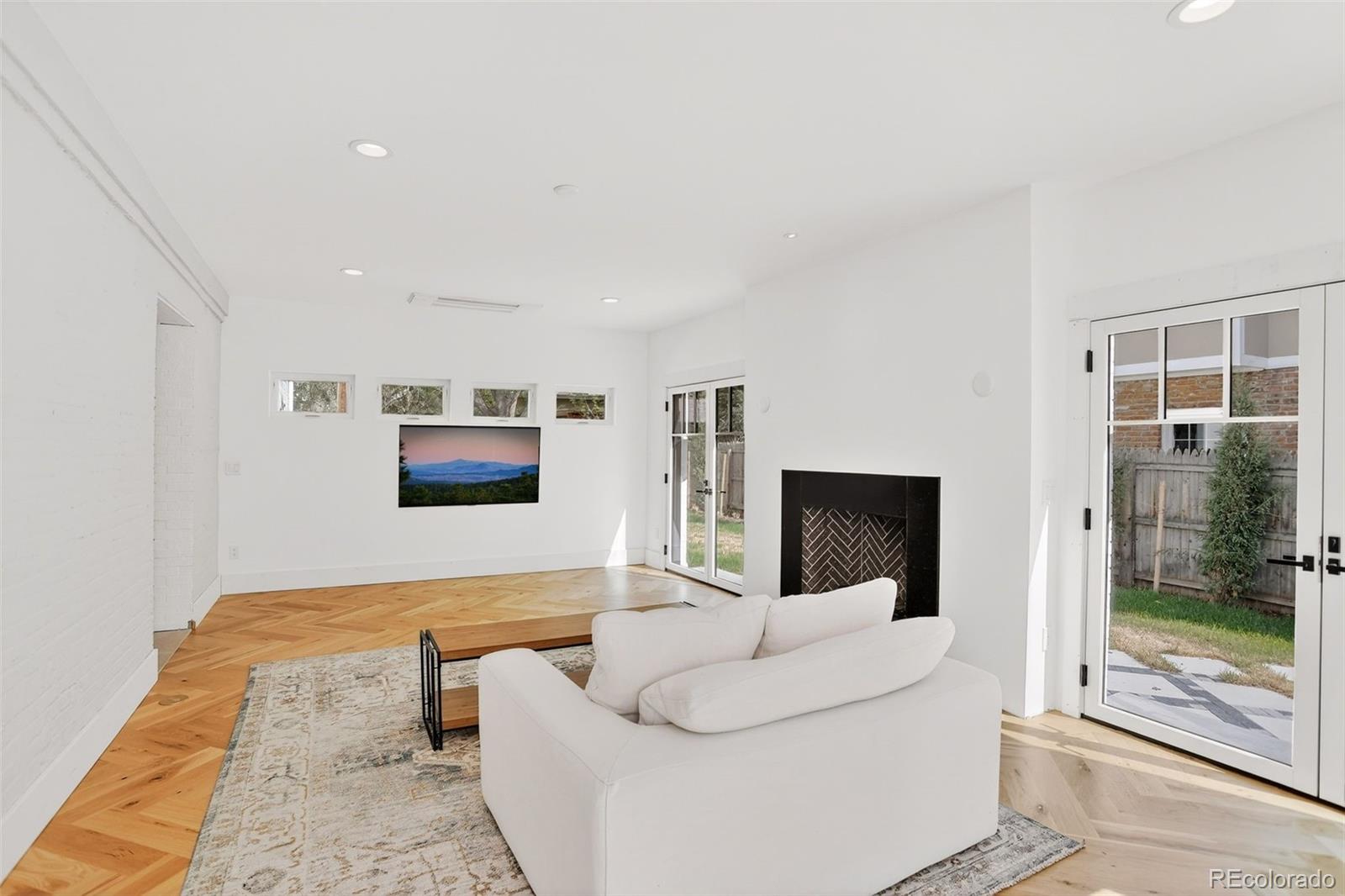 MLS Image #16 for 250  ash street,denver, Colorado