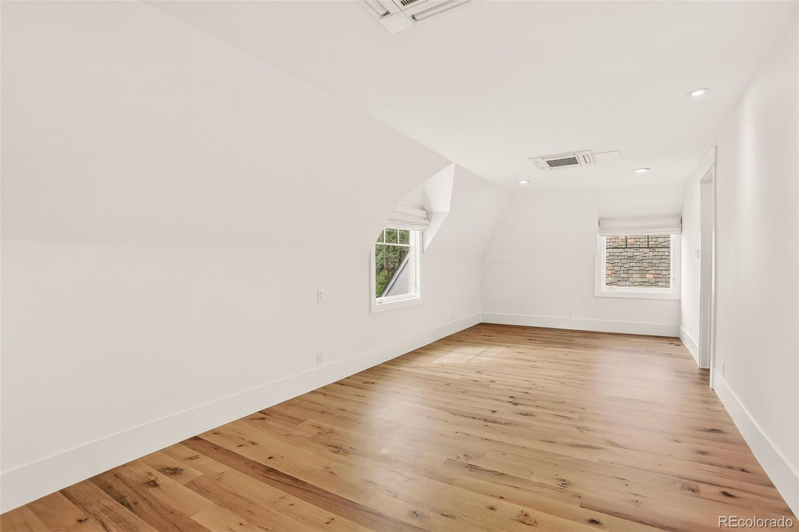 MLS Image #23 for 250  ash street,denver, Colorado