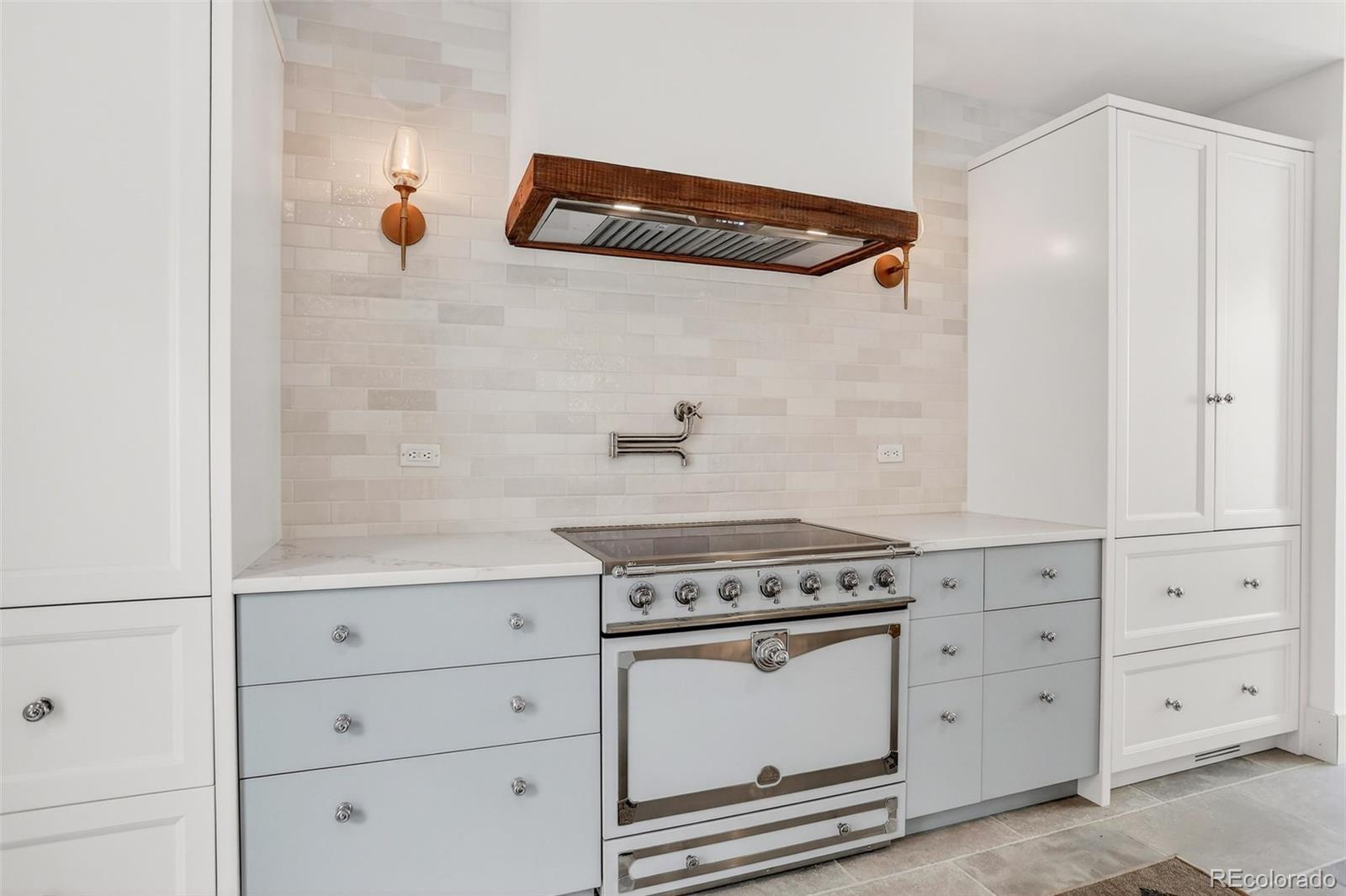 MLS Image #4 for 250  ash street,denver, Colorado