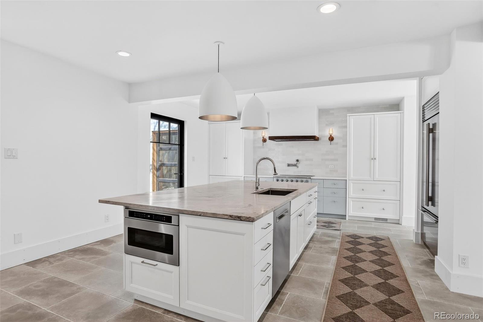 MLS Image #6 for 250  ash street,denver, Colorado