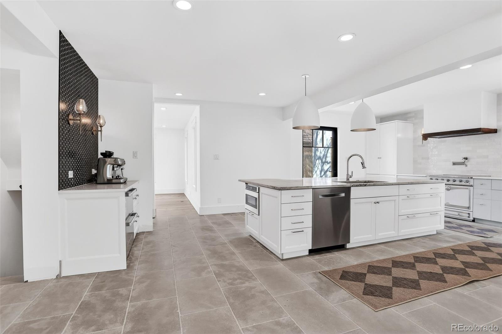 MLS Image #9 for 250  ash street,denver, Colorado