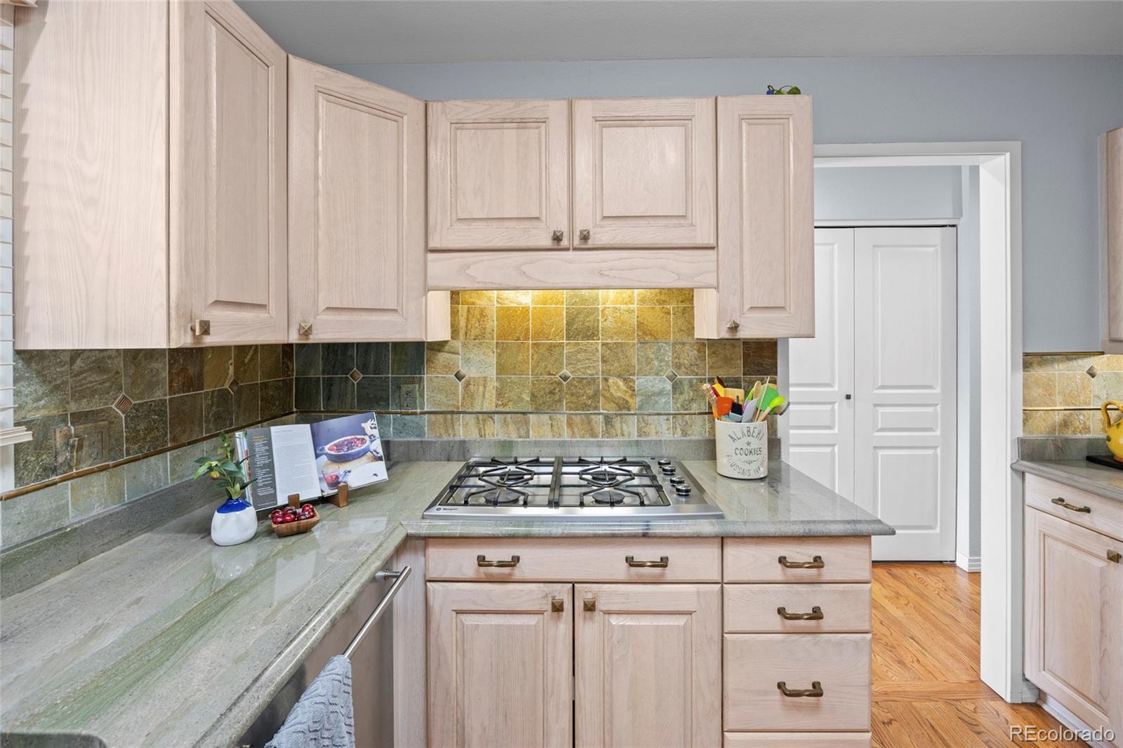 MLS Image #12 for 3051 s josephine street,denver, Colorado
