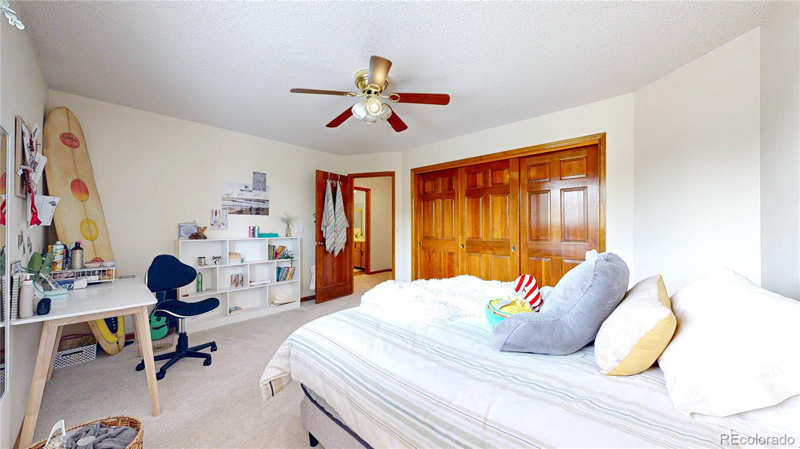 MLS Image #22 for 2462  country club loop,denver, Colorado