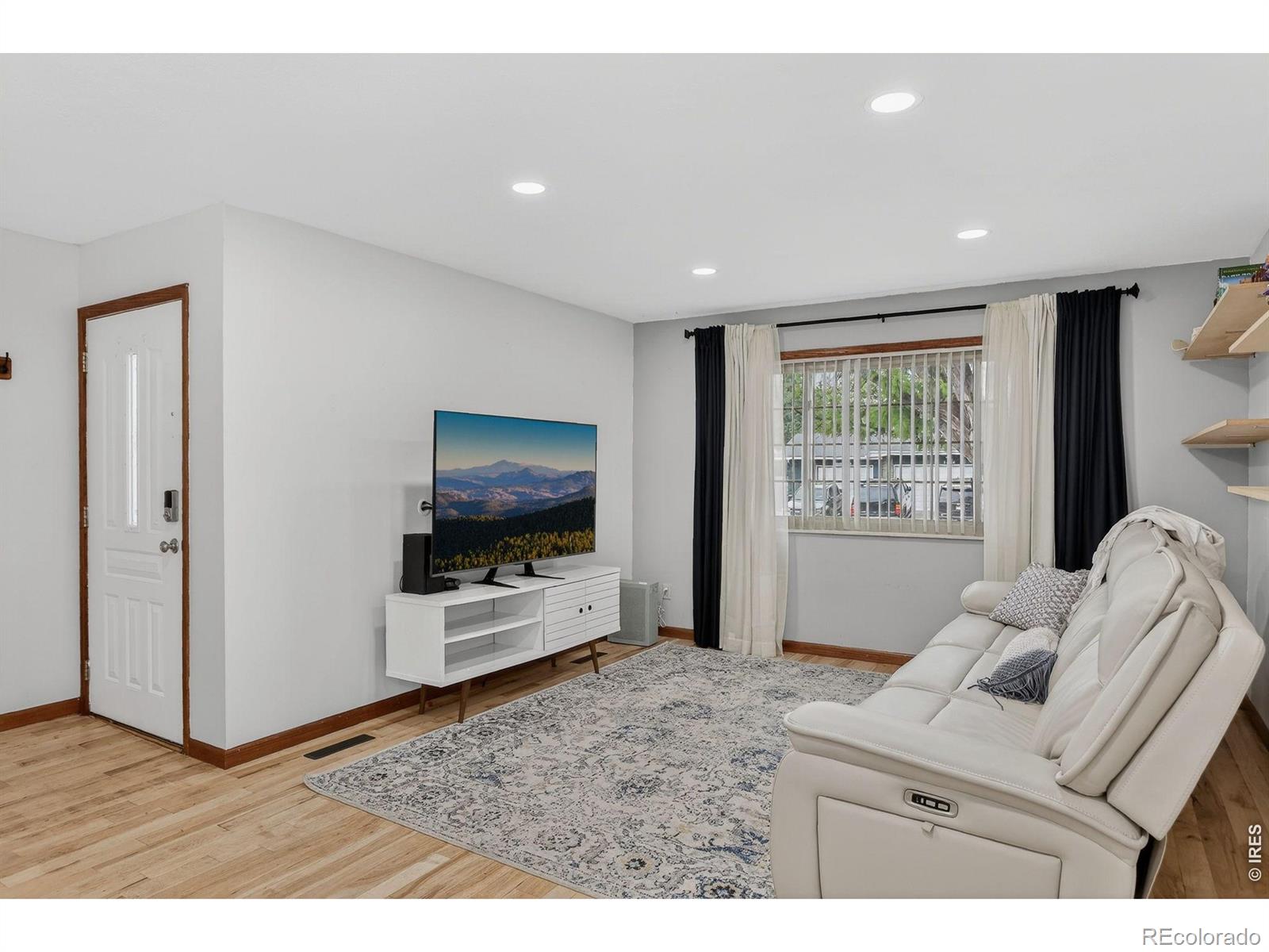 MLS Image #3 for 1027  cottonwood drive,windsor, Colorado