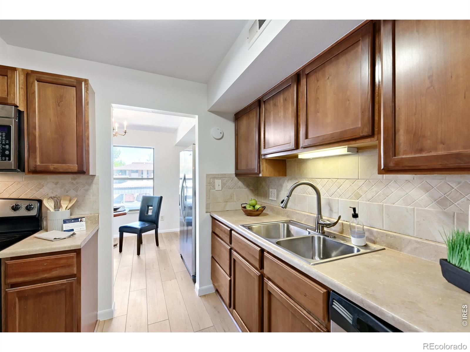 MLS Image #10 for 500  manhattan drive,boulder, Colorado