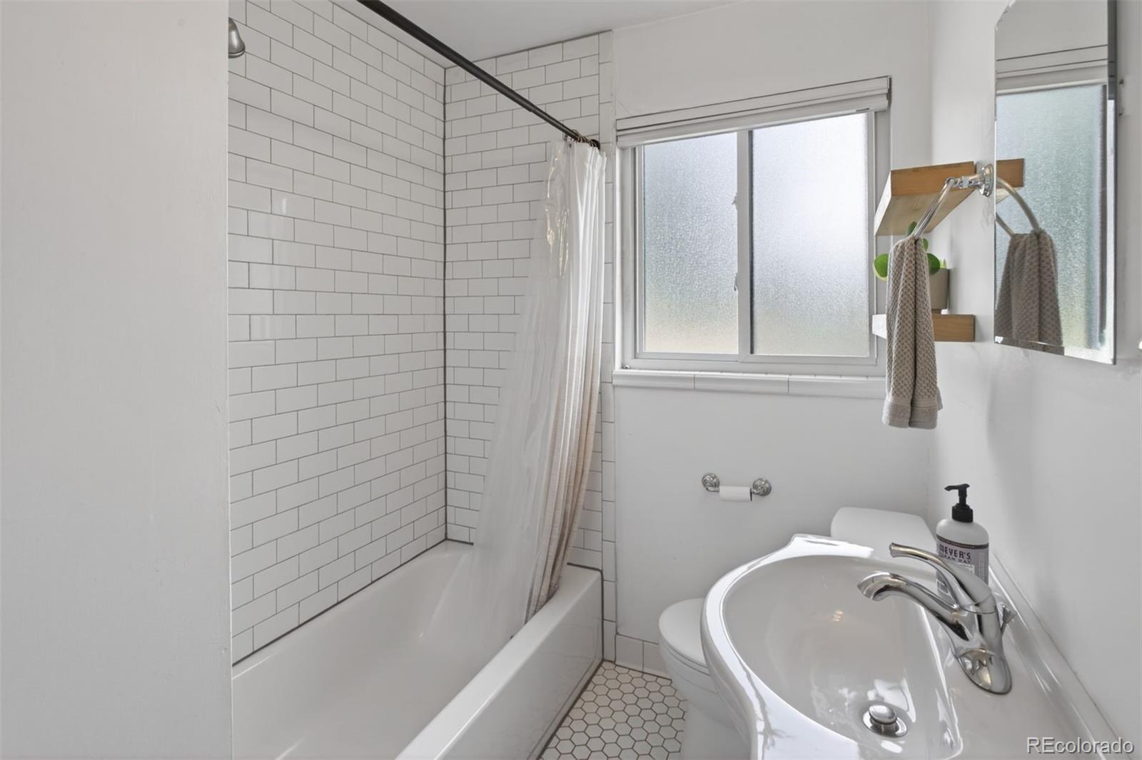 MLS Image #11 for 1210  dahlia street,denver, Colorado