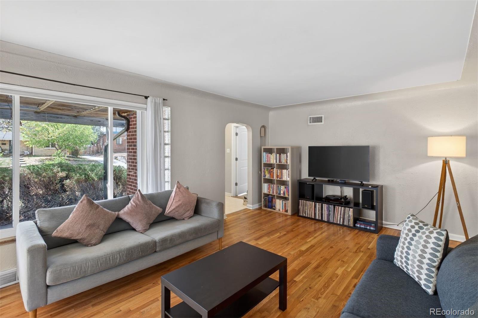 MLS Image #5 for 1210  dahlia street,denver, Colorado