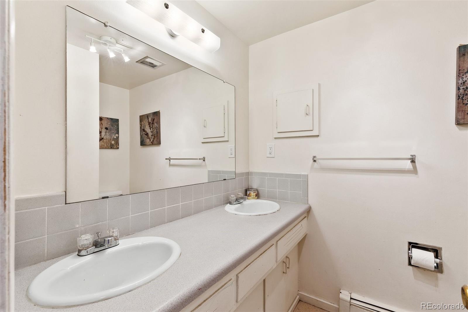 MLS Image #12 for 1512 e monument street,colorado springs, Colorado