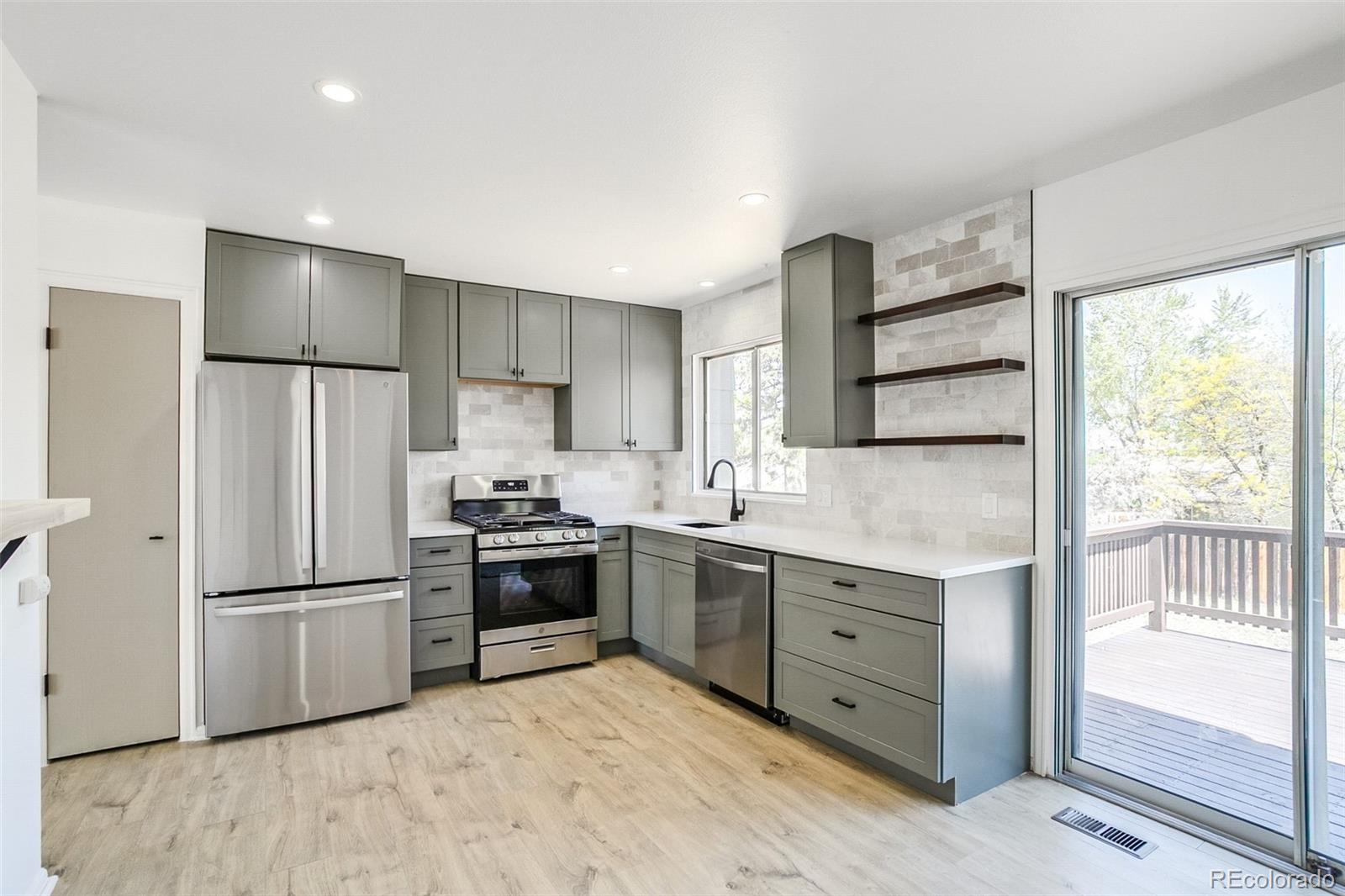 MLS Image #11 for 8165 w 93rd way,broomfield, Colorado