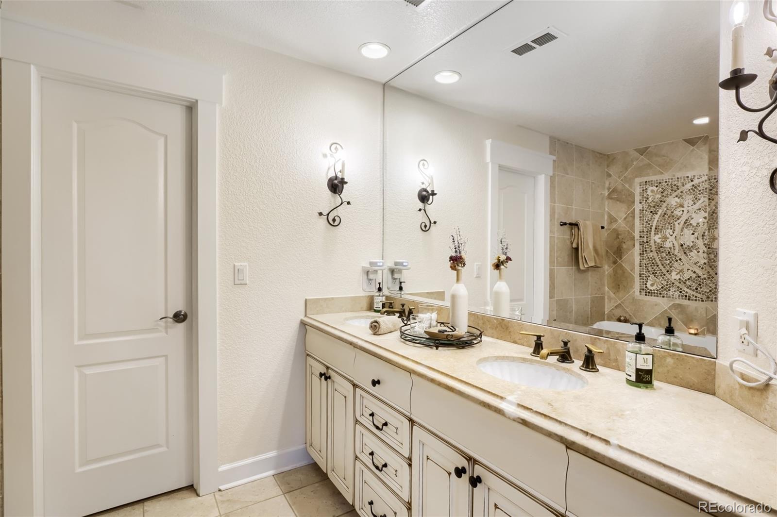 MLS Image #16 for 7361 e 8th avenue,denver, Colorado