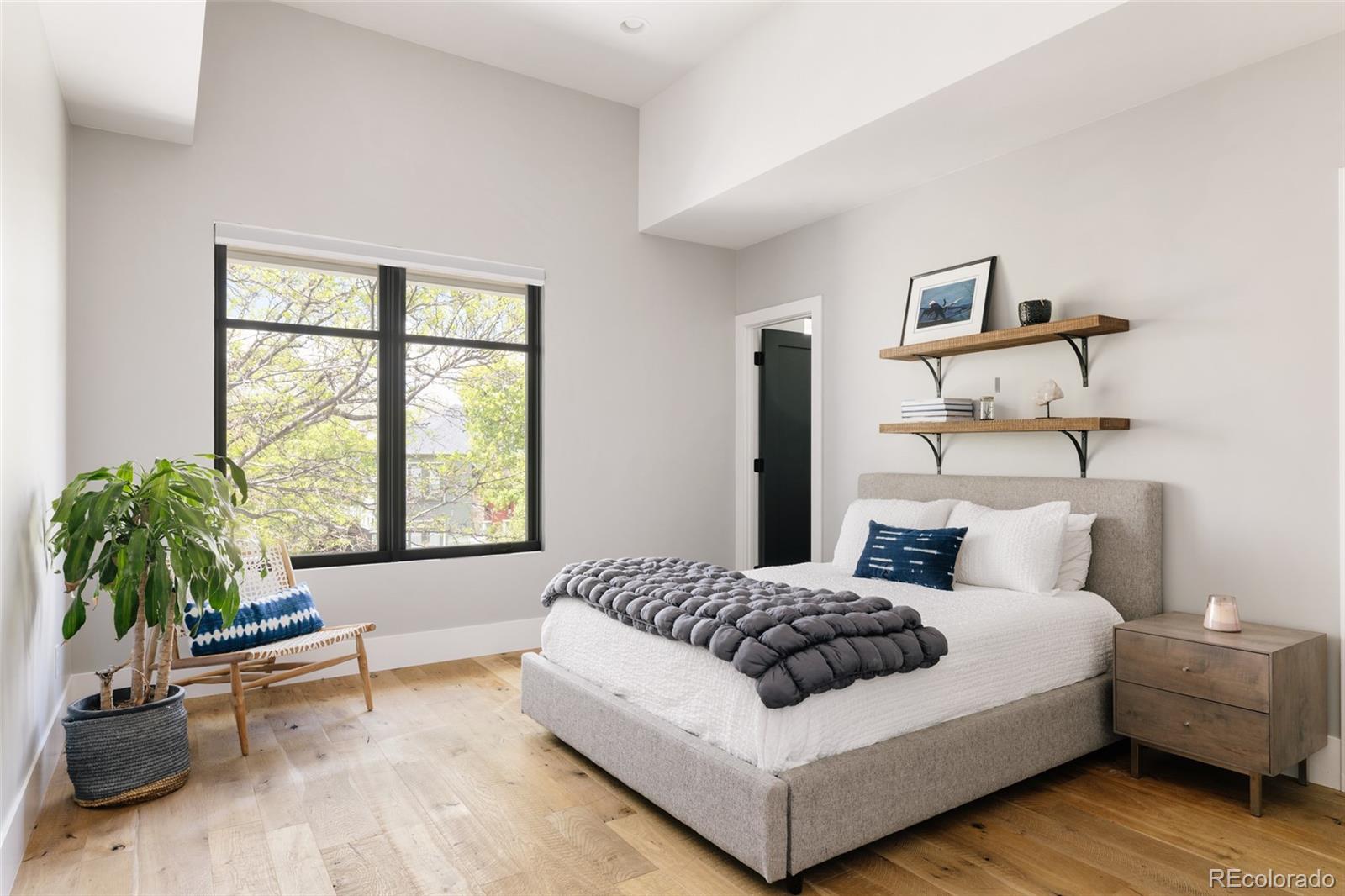MLS Image #29 for 2530 s monroe street,denver, Colorado