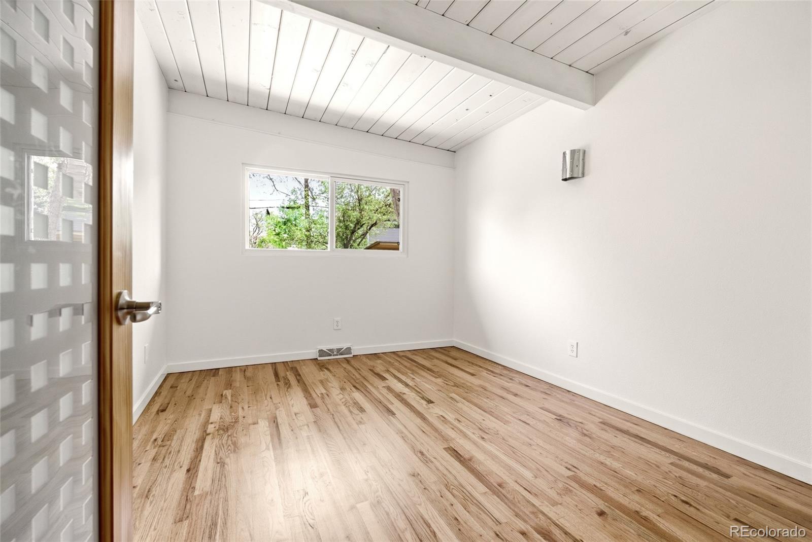 MLS Image #10 for 1360 s dahlia street,denver, Colorado