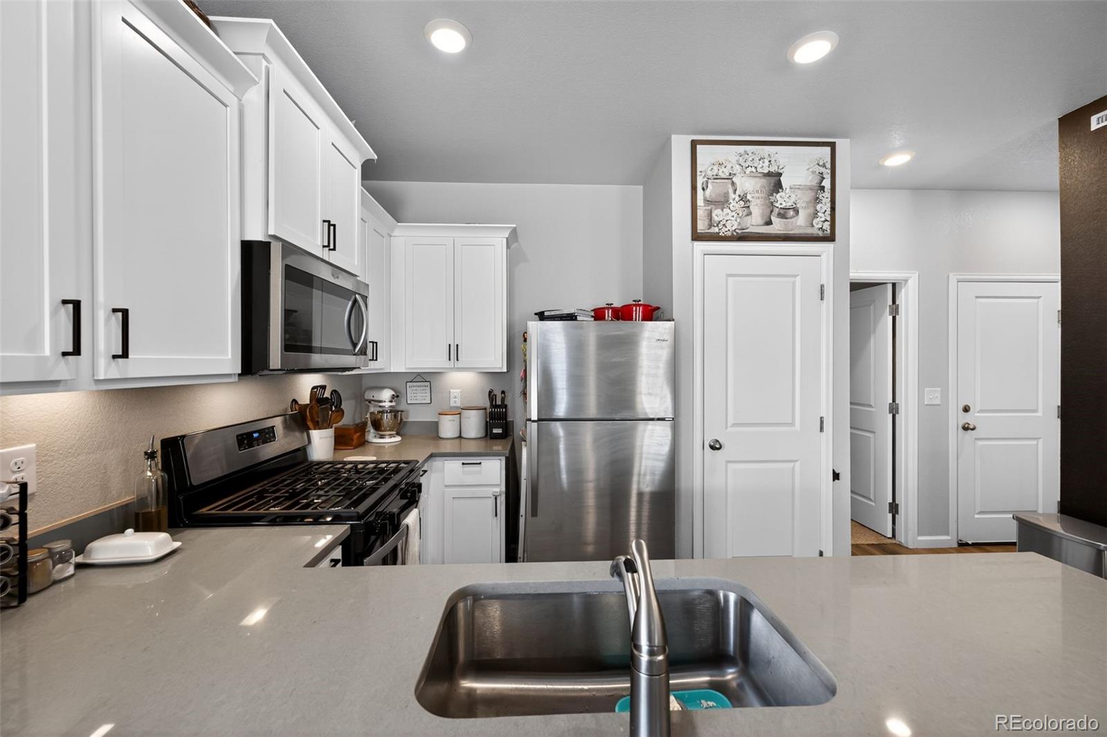 MLS Image #10 for 3042  nectar street,strasburg, Colorado