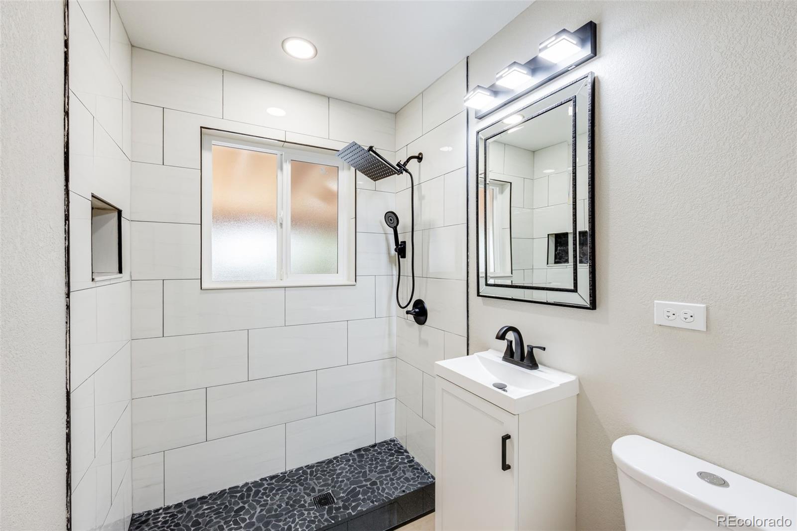 MLS Image #8 for 1600 s sheridan boulevard,denver, Colorado
