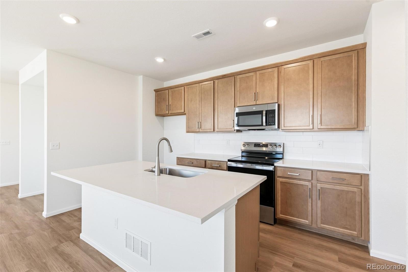 MLS Image #11 for 589 n bently street,watkins, Colorado
