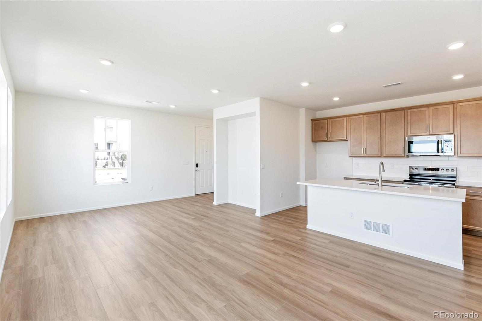 MLS Image #4 for 589 n bently street,watkins, Colorado