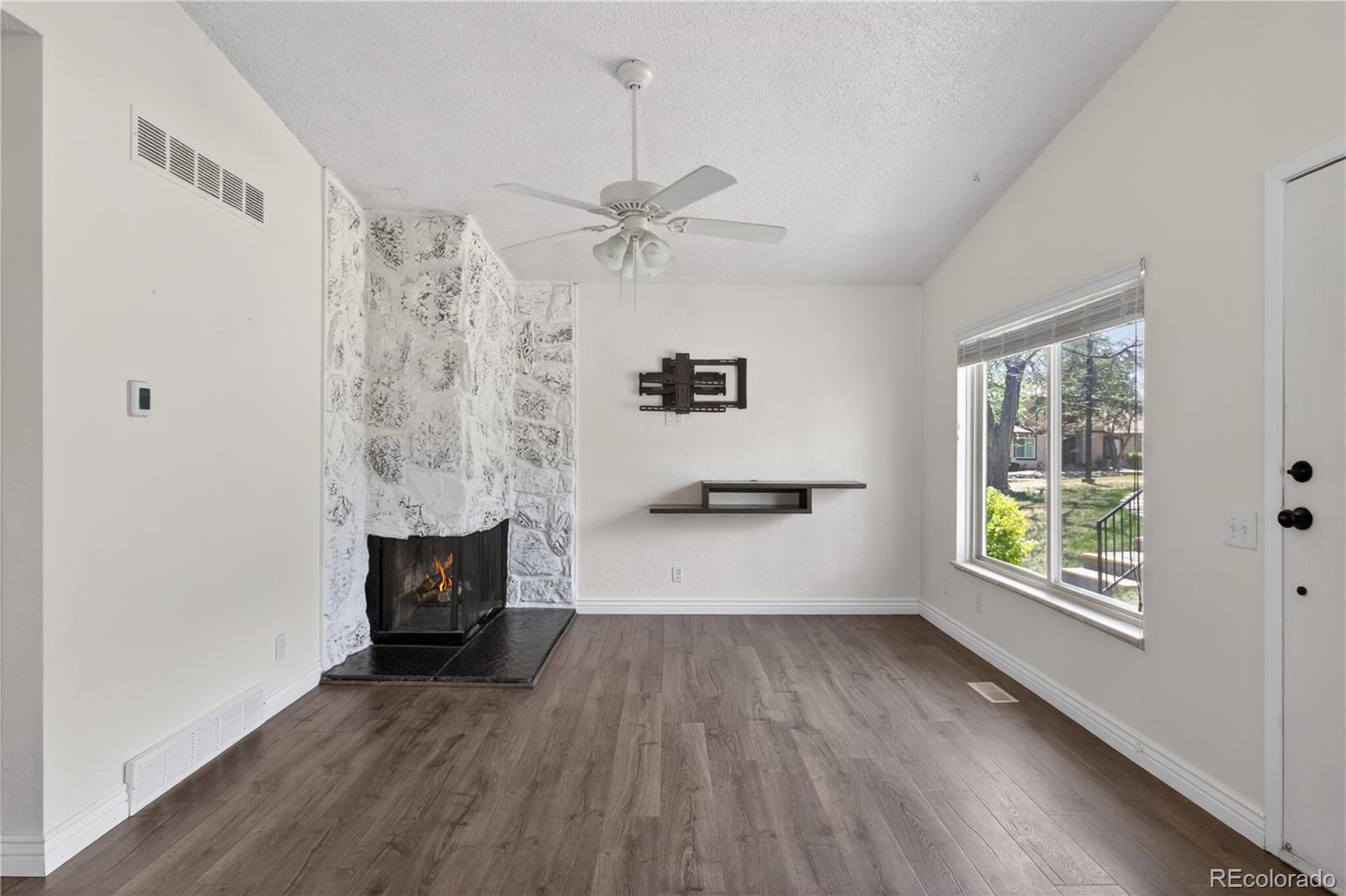 MLS Image #2 for 3572 s kittredge street,aurora, Colorado