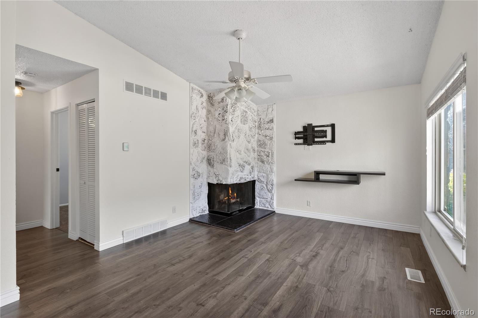 MLS Image #3 for 3572 s kittredge street,aurora, Colorado