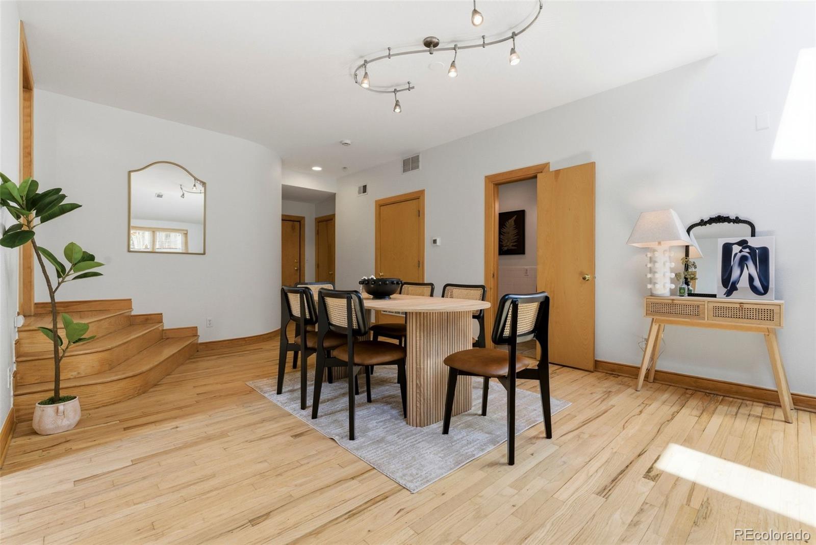 MLS Image #16 for 1034 n logan street,denver, Colorado