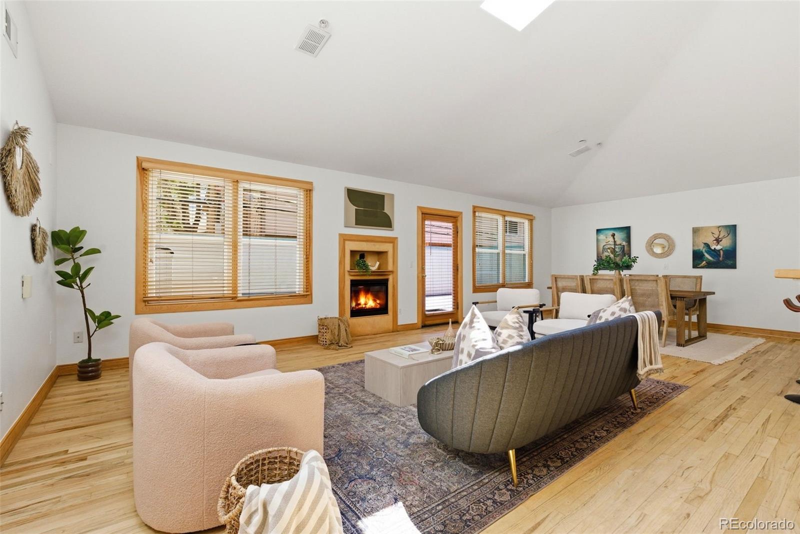MLS Image #2 for 1034 n logan street,denver, Colorado