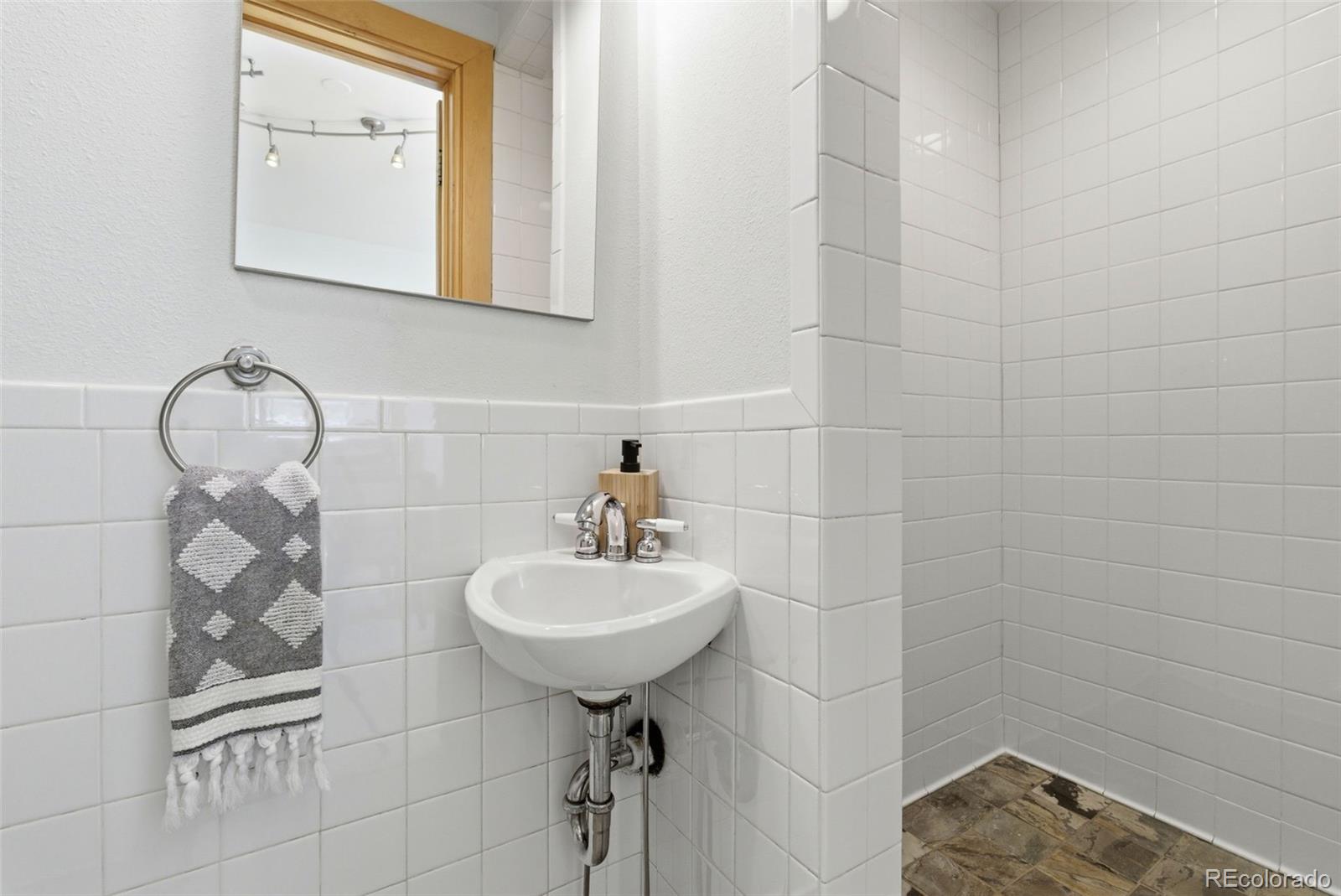 MLS Image #26 for 1034 n logan street,denver, Colorado