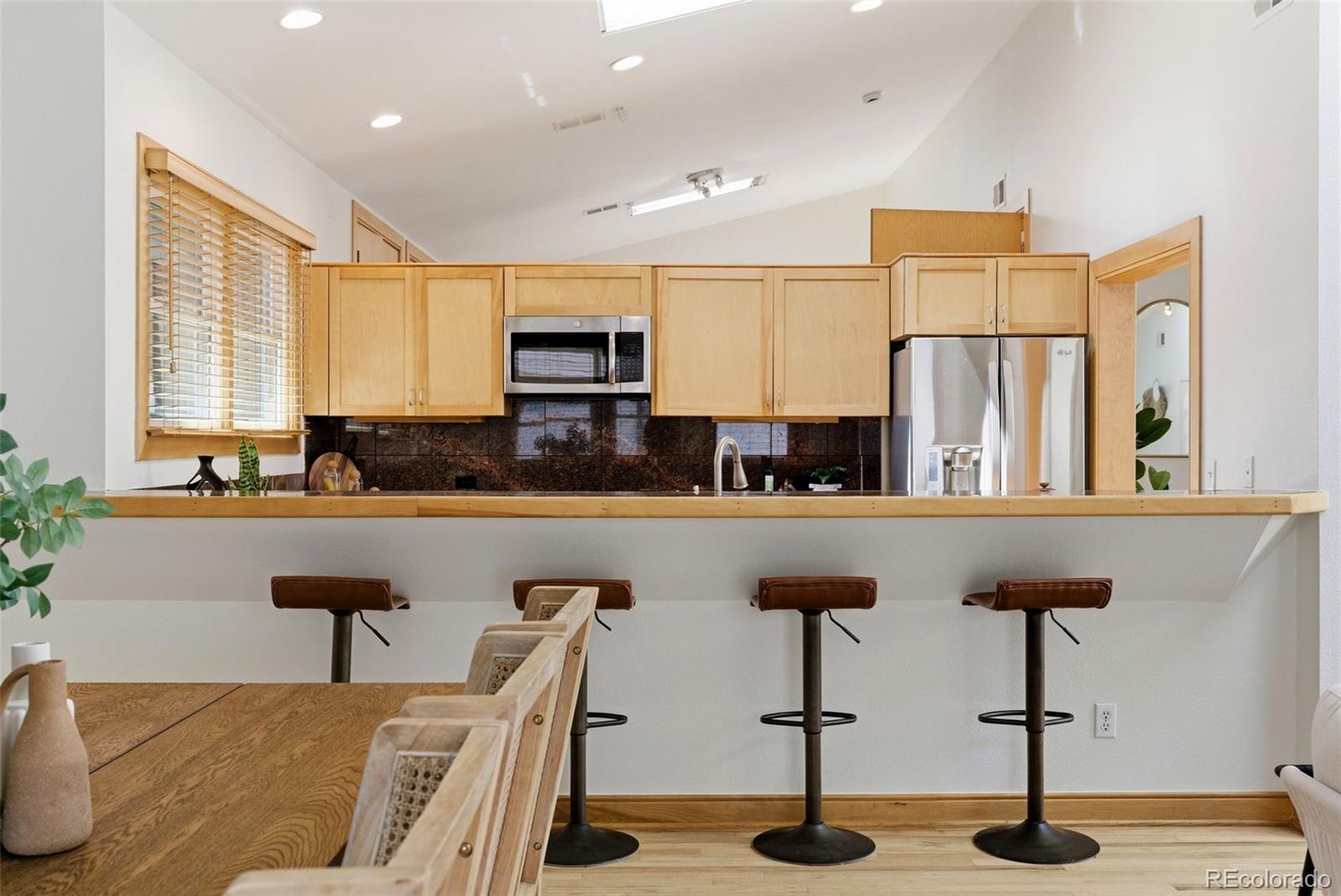 MLS Image #5 for 1034 n logan street,denver, Colorado