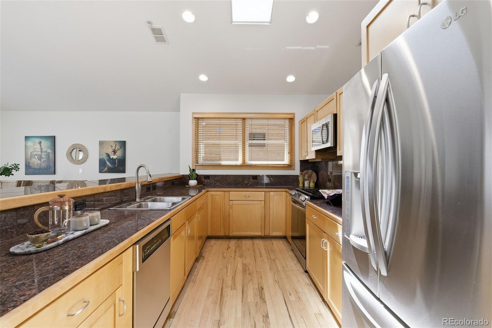 MLS Image #7 for 1034 n logan street,denver, Colorado