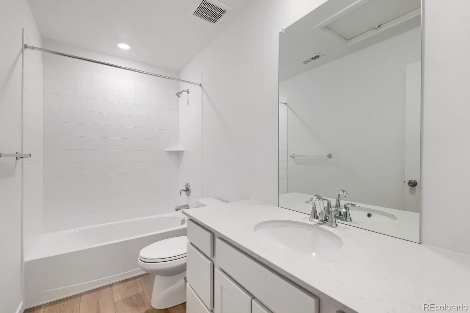 MLS Image #9 for 6812  arbor boulevard,thornton, Colorado